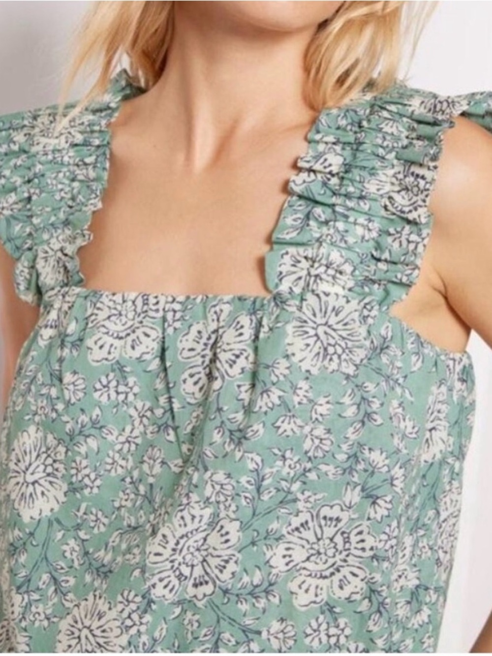 Evereve Green Smocked Top XS